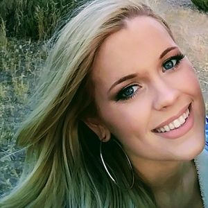 Meet your Posher, Noelle